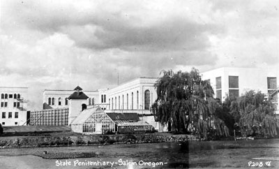 Another view of the Oregon State Pen, this one in black and white.