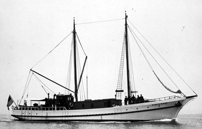 The fishing schooner that would later be renamed the Tom and Al, and would carry the harpoon gun for Astoria's early-1960s foray into commercial whaling.