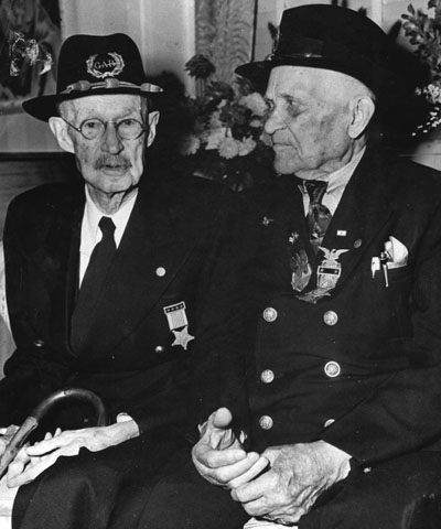George H. Jones and Theodore A. Penland of the Grand Army of the Republic, less than a decade before the GAR ceased to be.